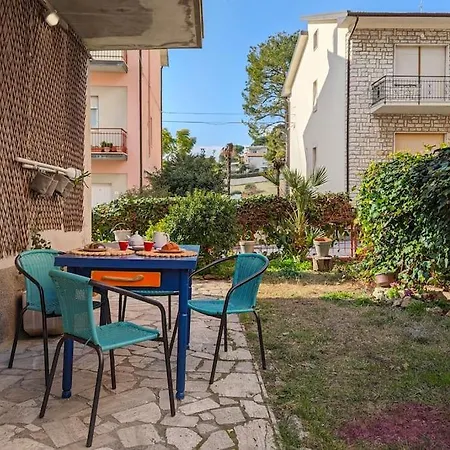 Lägenhet Strategic Position Wifi, Garden And Parking